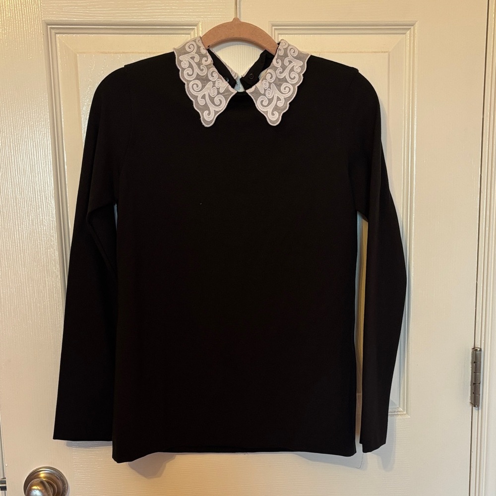 Sandro sz 1. Black Long Sleeve Top with White Embroidered Collar.  Collar is rem